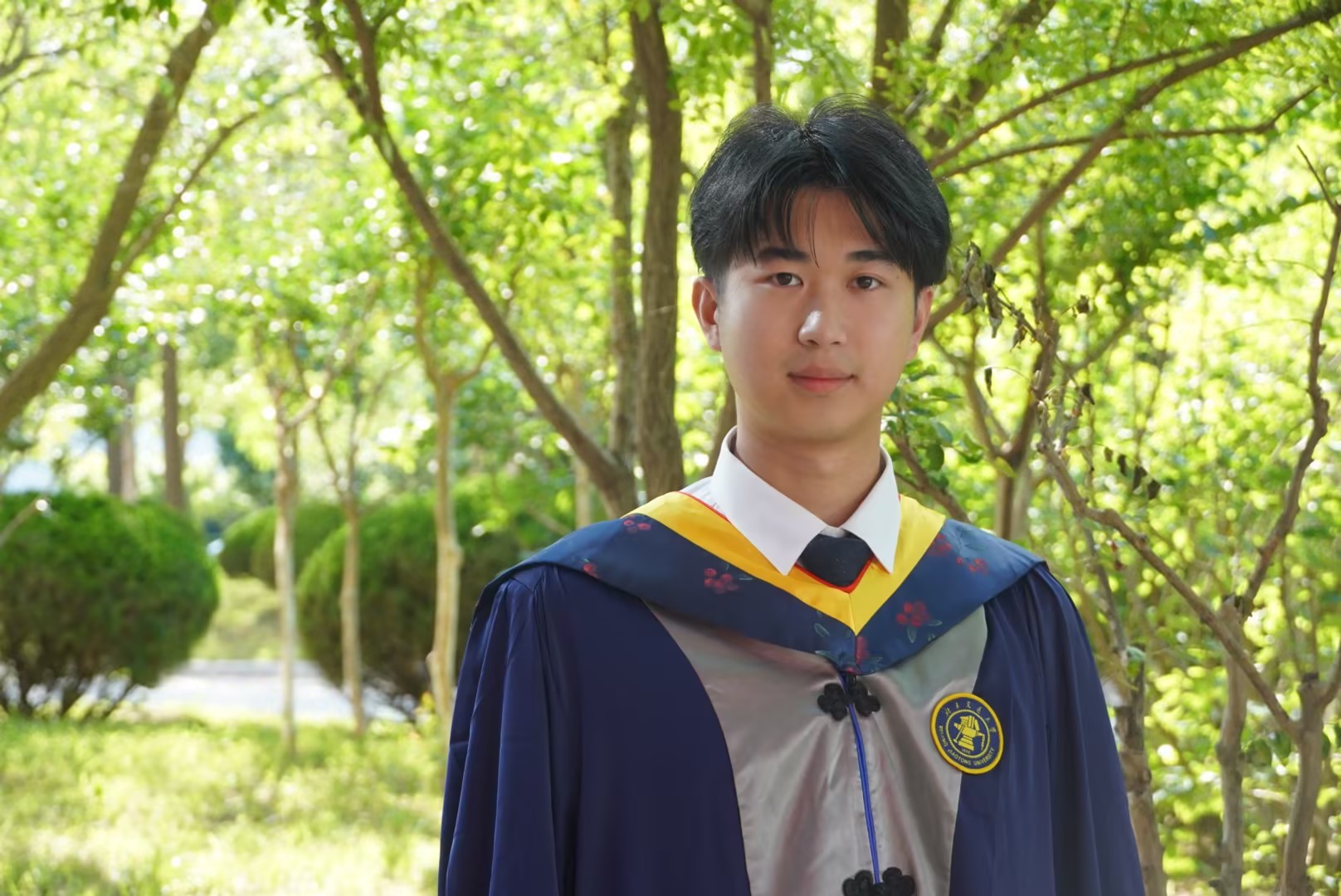 Jiang Wenrui graduation photo
